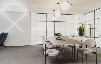 photo-1579487785973-74d2ca7abdd5