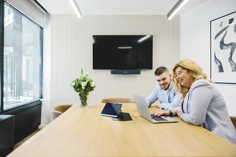 Holborn Gate Meeting Room With People 2