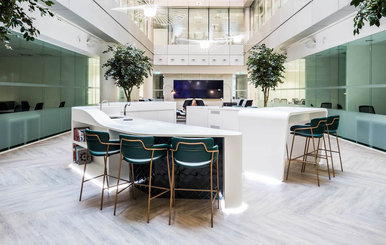 Orega-Serviced-Offices-London-Gracechurch-Street-Atrium Breakout Space_Website_1258x800-2