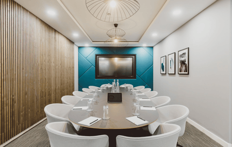 Ideas for Team Meetings: How To Balance Online & In-Person Meetings in 2023