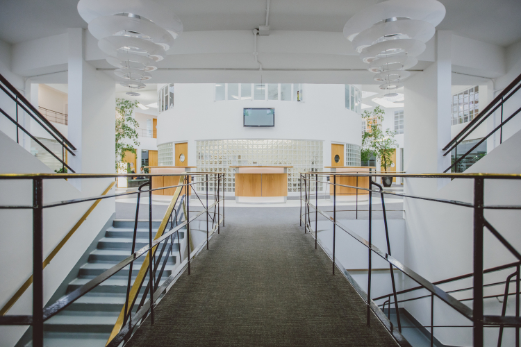 Orega-Gatwick-Entrance