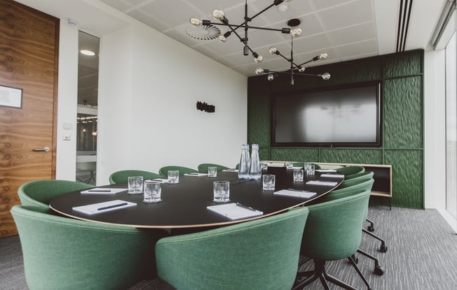Orega-Stockley-Park-Meeting-Room1-website-1258x800