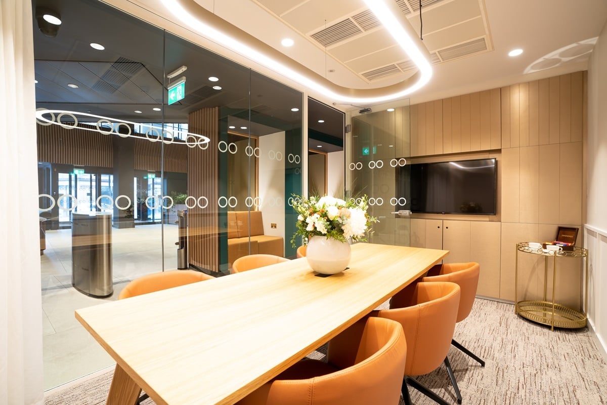 OregaBalloonStreet_MeetingRoom_Sage