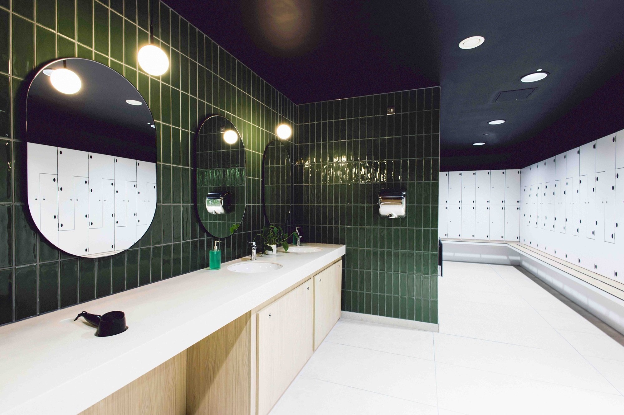 OregaBroadGate_ShowerFacilities