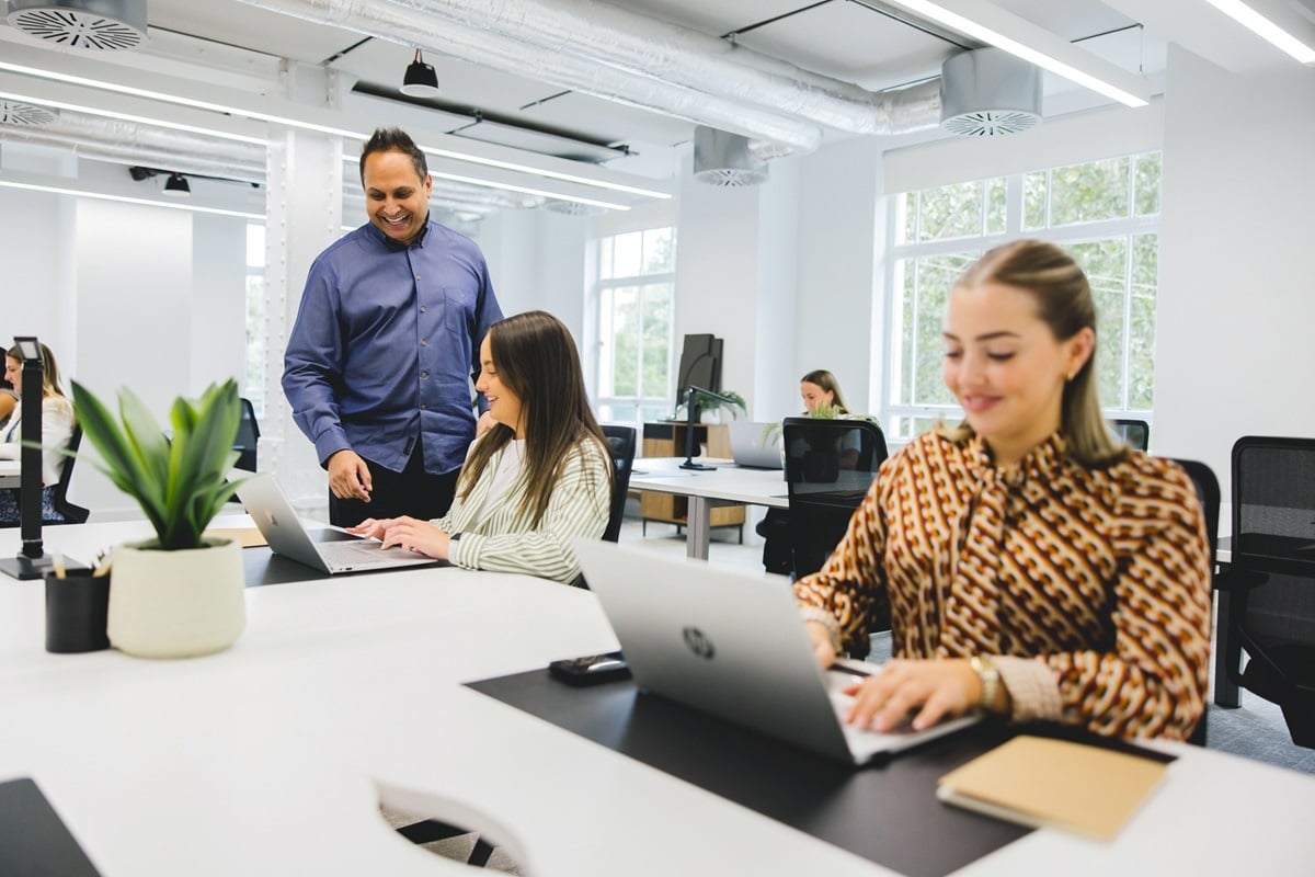 OregaEightyStrand_MediumOfficeSpace_WithPeople