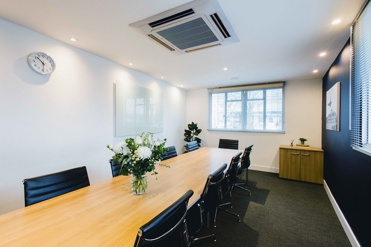 OregaGatwick_MeetingRoom_Vanguard2-1