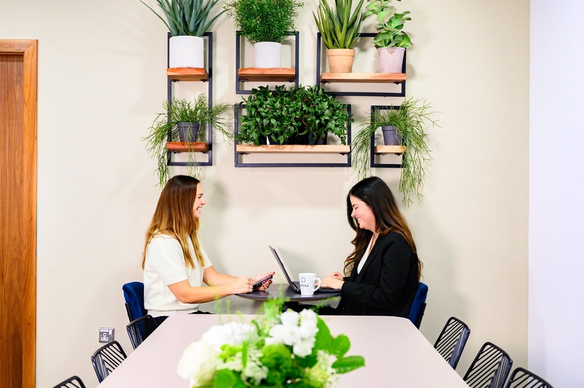 OregaGlasgow_MainBreakoutSpace_withPeople3