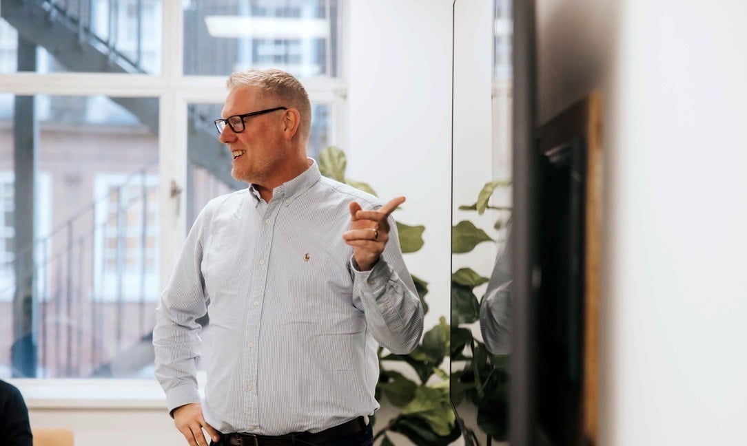 OregaHighHolborn_Boardroom_WithPeople_CloseUp-1