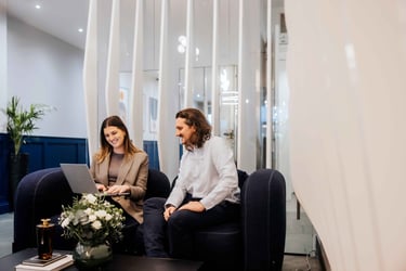 OregaHighHolborn_SoftSeatingArea_WithPeople