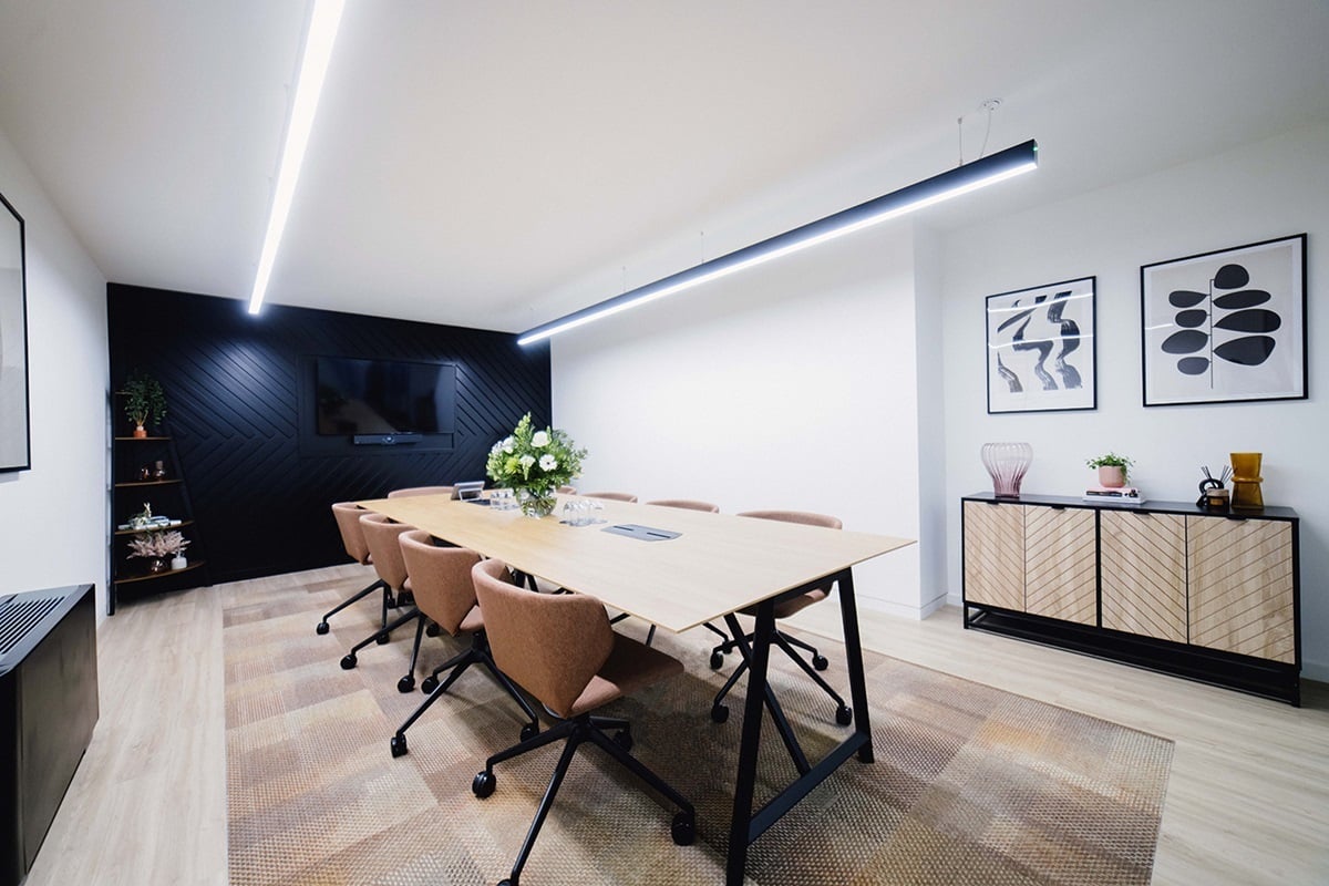 OregaHolbornGate_MeetingRoom_Grays