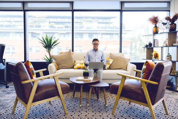 OregaHolbornGate_OfficeSpace_SeatingArea_WithPeople