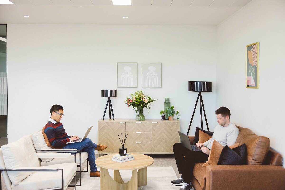 OregaIngenuityHouse_ExternalOfficeSpace_WithPeople8