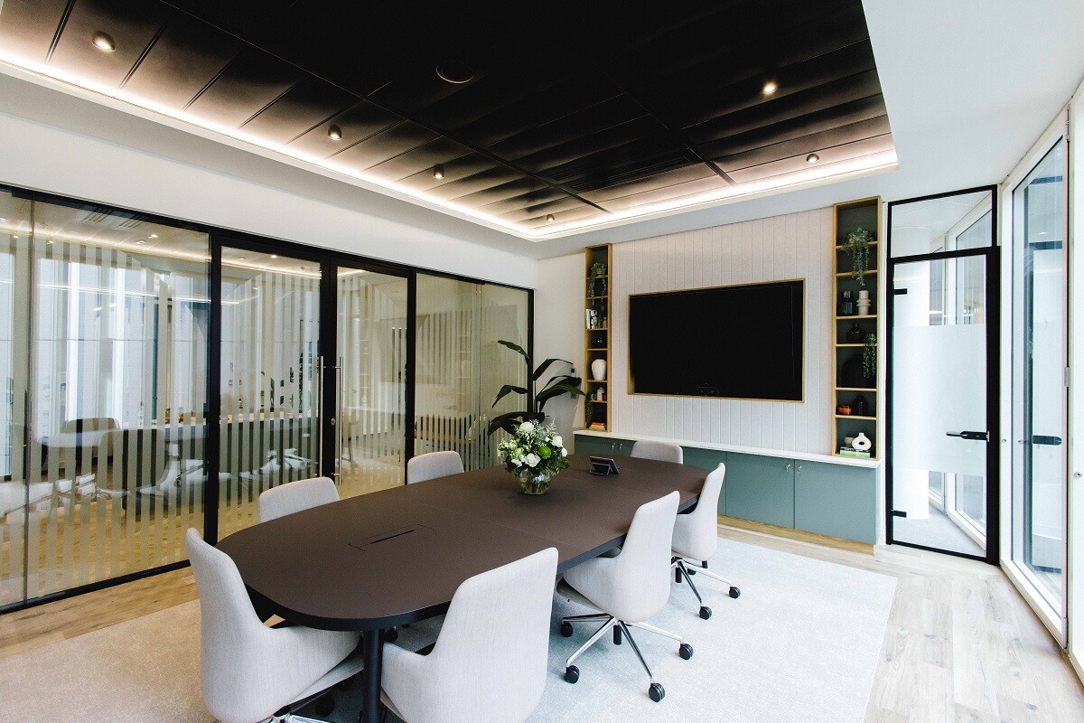 OregaLimeStreet_Boardroom_Heron