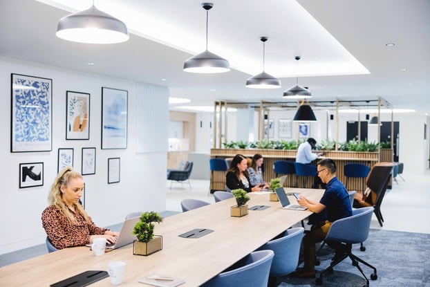 OregaMarlow_CoworkingArea_WithPeople2