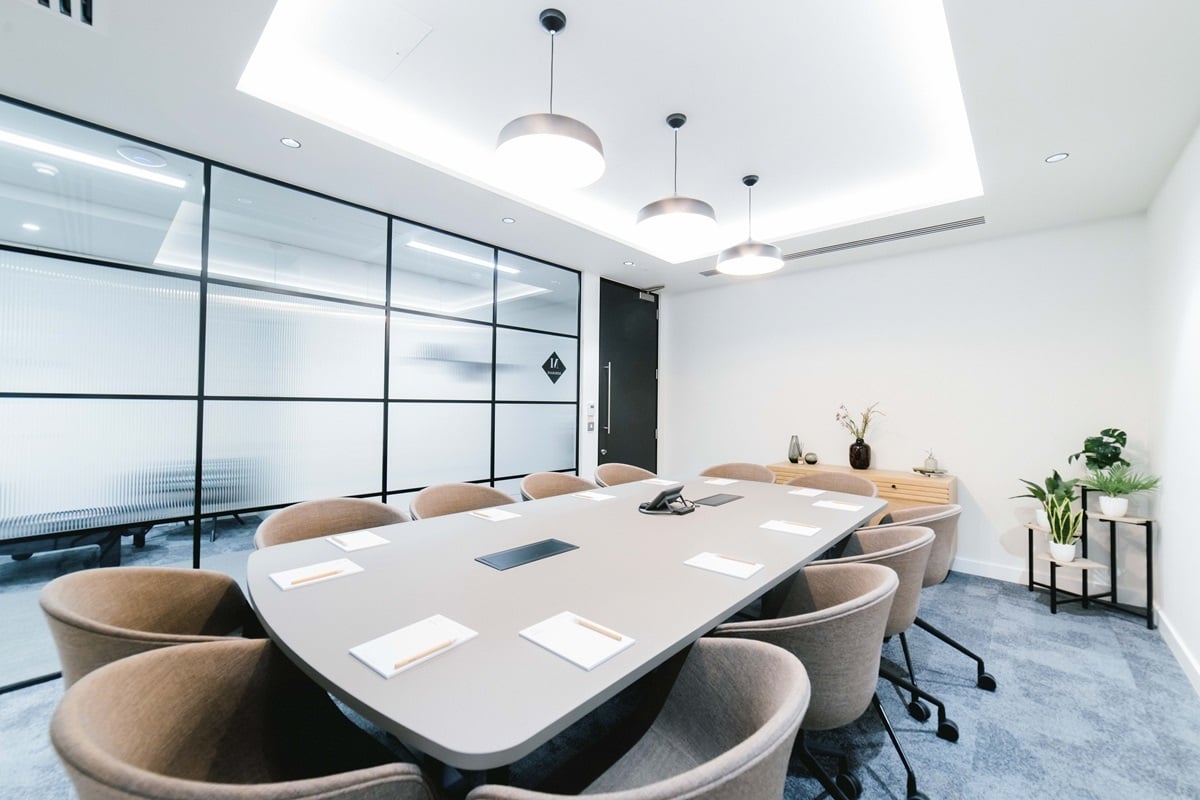 OregaMarlow_MeetingRoom_Redgrave3